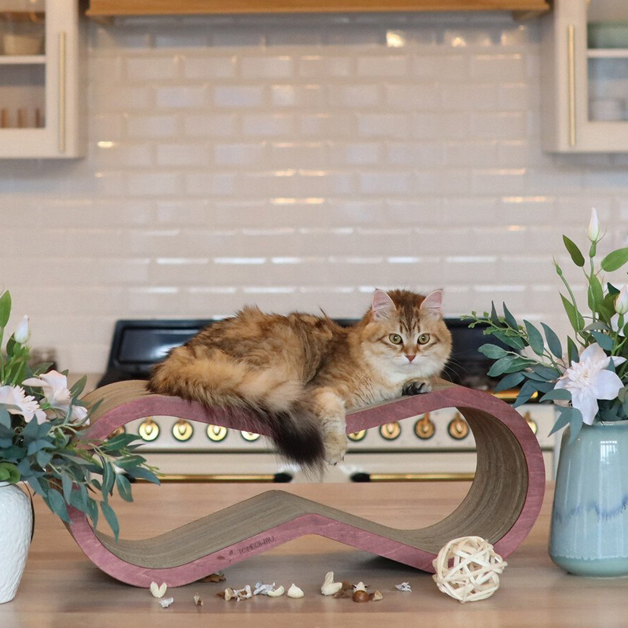 картинка Когтеточка Тумяу PREMIUM Айс (красное дерево) 65х25х22 см.