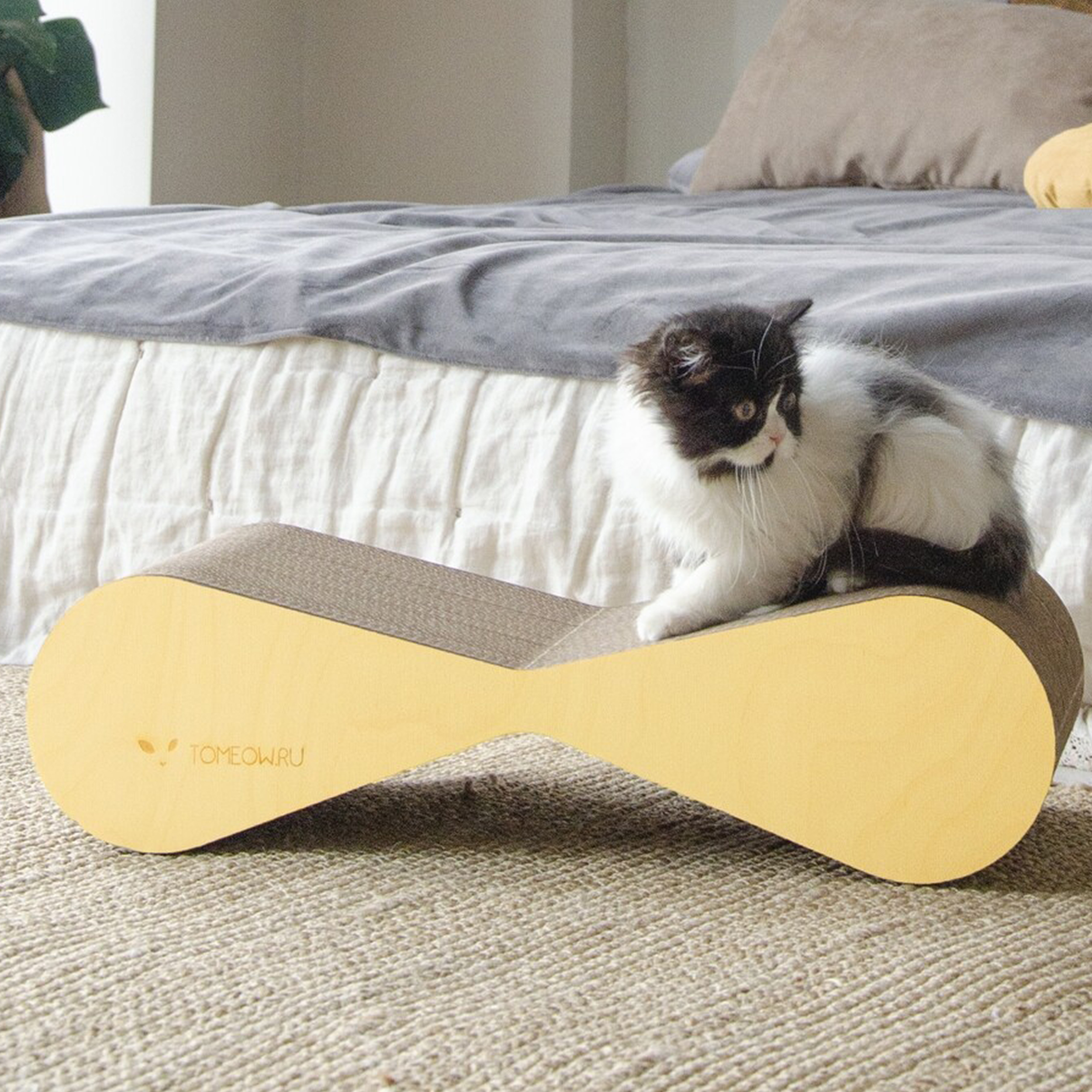 картинка Когтеточка Тумяу PREMIUM Медиум (лиственница) 54х14х22 см.