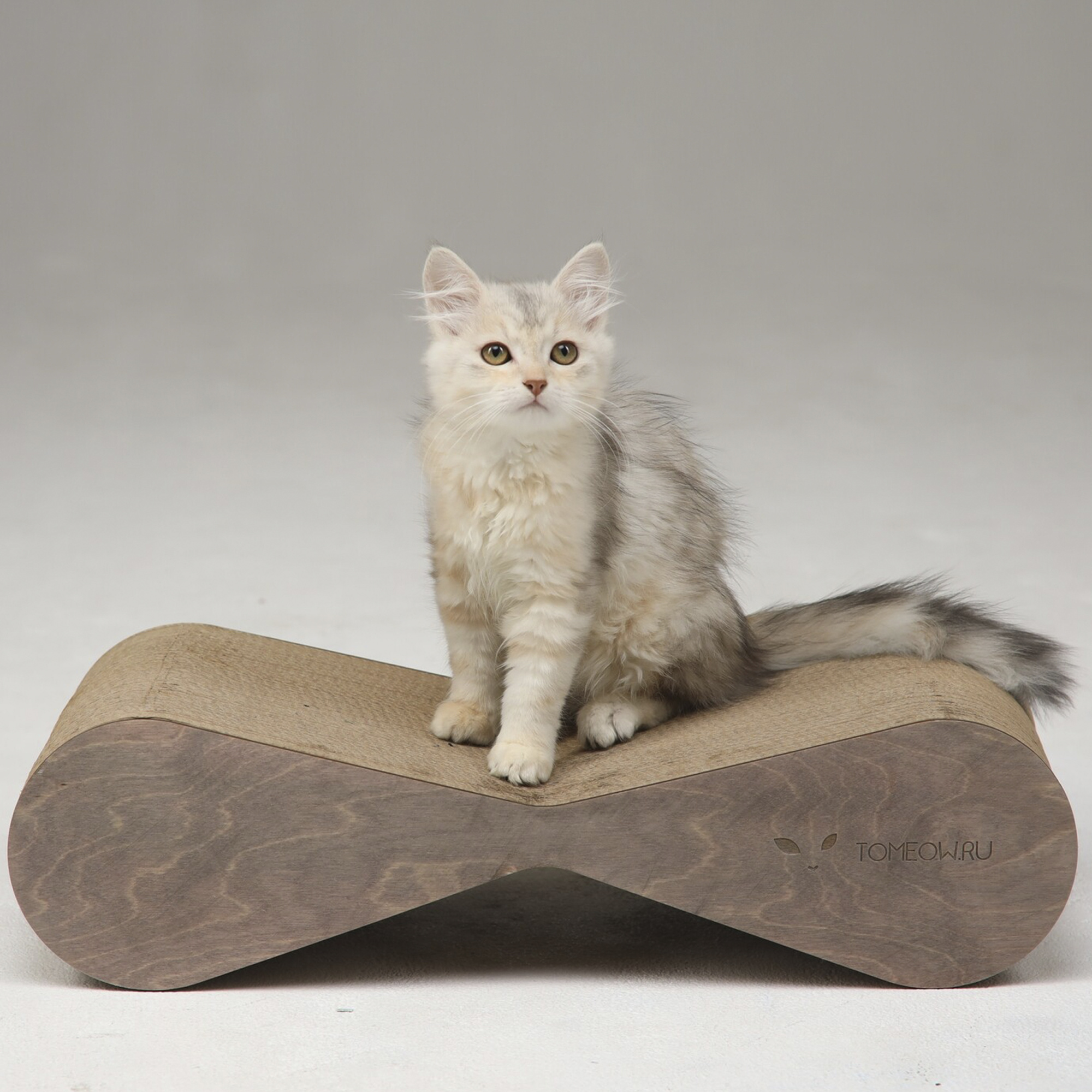 картинка Когтеточка Тумяу PREMIUM Медиум (темное дерево) 54х14х22 см.