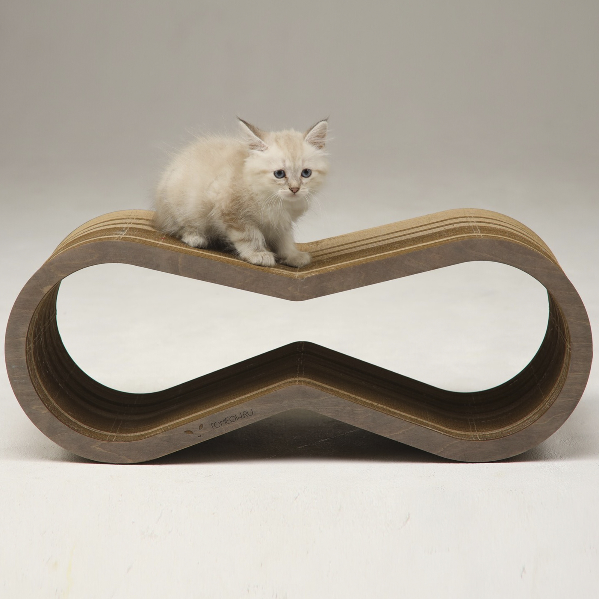 картинка Когтеточка Тумяу PREMIUM Айс (темное дерево) 65х25х22 см.